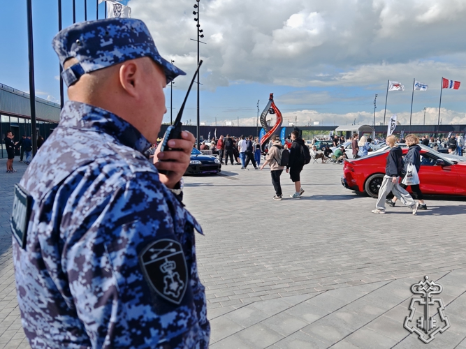Росгвардейцы обеспечили правопорядок на фестивале Halfest в Омске 