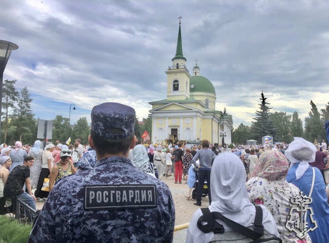 Росгвардейцы обеспечили общественный порядок при проведении крестного хода в Омске