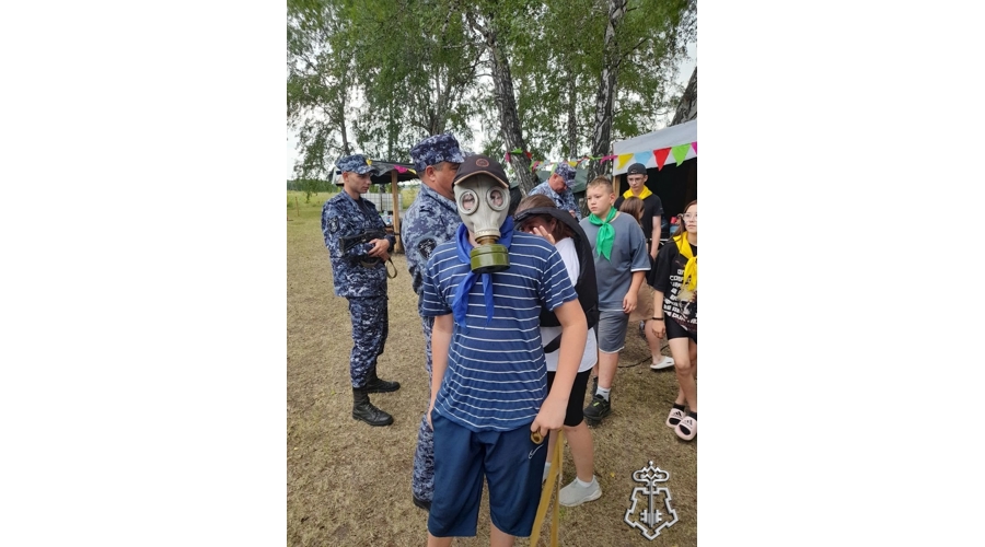 Всероссийская ведомственная акция "Каникулы с Росгвардией" продолжается в Омском регионе