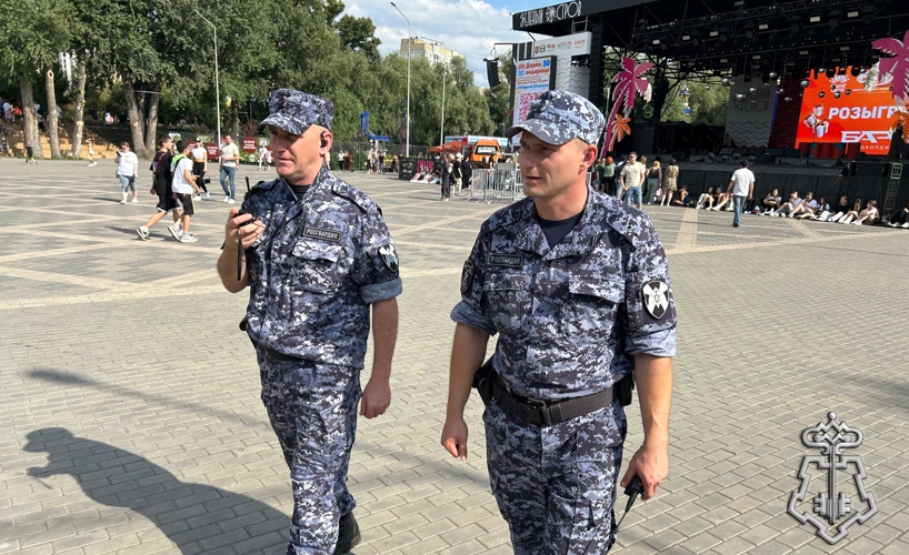 Росгвардейцы обеспечили общественный порядок на концерте группы «Винтаж» 