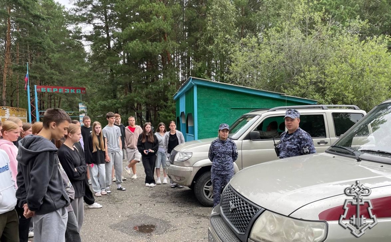 Всероссийская ведомственная акция «Каникулы с Росгвардией» продолжается в Омской области