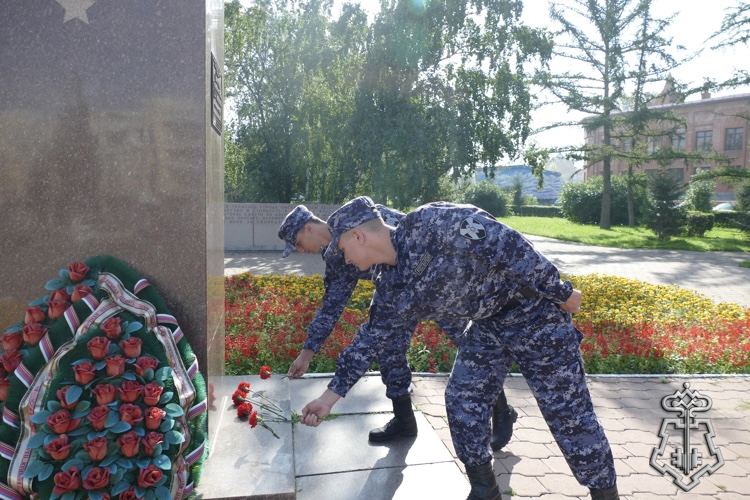 Омских росгвардейцев провели по местам в городе, связанным с именем земляка — генерал-лейтенанта инженерных войск Героя Советского Союза Д.М. Карбышева