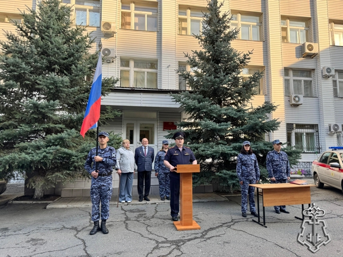Молодые сотрудники вневедомственной охраны Росгвардии приняли Присягу в Омске