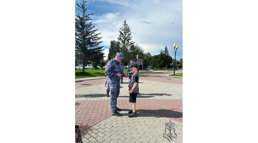 Росгвардейцы приняли участие в праздновании Дня Государственного флага Российской Федерации в Омске