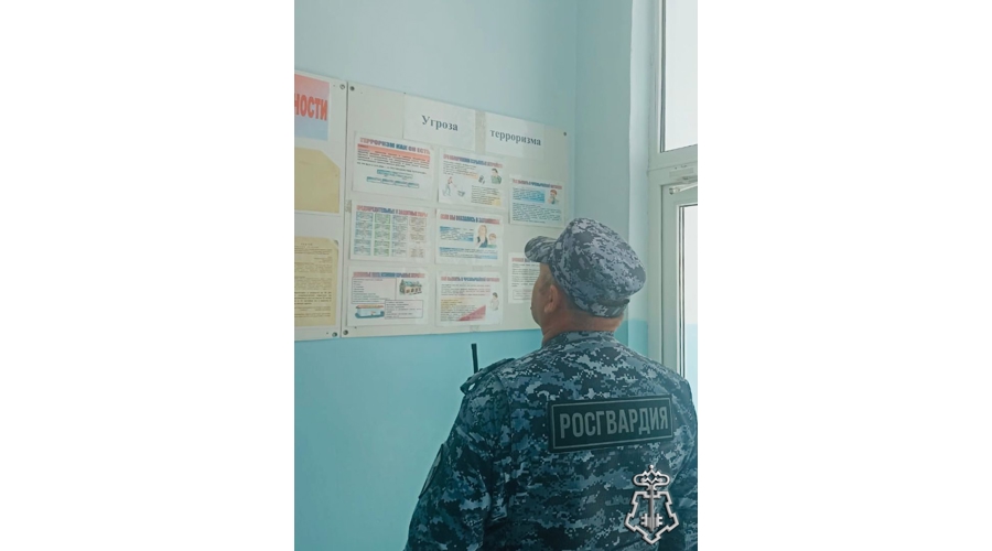 Объекты образования перед началом учебного года проверили росгвардейцы в Омской области