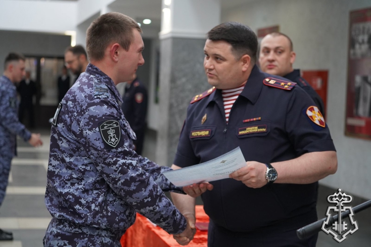 В Омске сотоялся выпуск сотрудников Росгвардии, прошедших программу обучения профессиональной подготовки