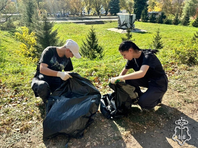 В Омске росгвардейцы поддержали экологическую акцию «Зеленая Россия».