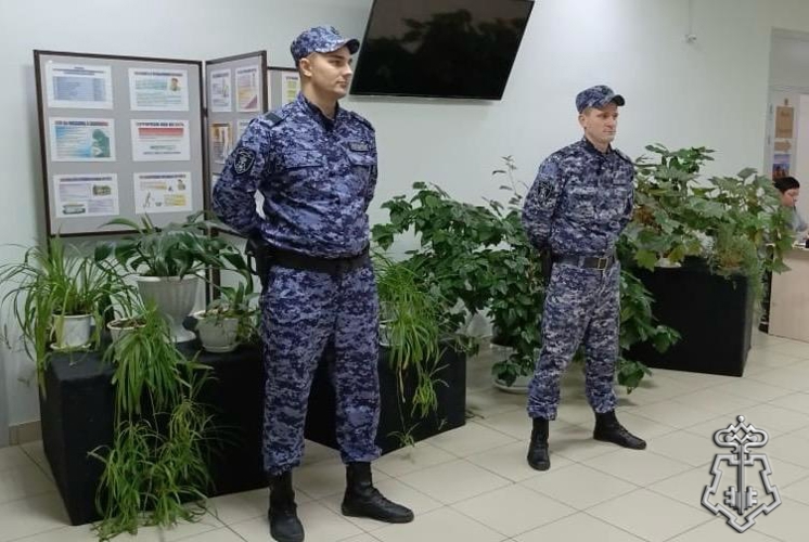 Росгвардейцы обеспечивали правопорядок на массовых мероприятиях в Омске и районах области
