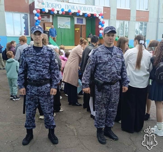 Росгвардейцы обеспечили безопасность образовательных учреждений в День знаний  