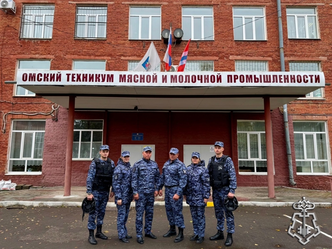 Профориентационные уроки для юных омичей провели сотрудники Росгвардии