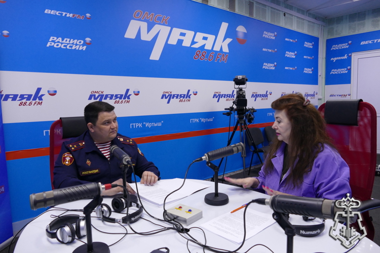 Начальник Управления вневедомственной охраны Росгвардии по Омской области стал гостем программы региональной радиостанции 