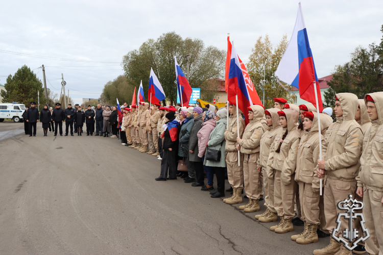 Росгвардейцы Омской области приняли участие в торжественном мероприятии, посвященном отправке гуманитарной помощи в зону СВО.