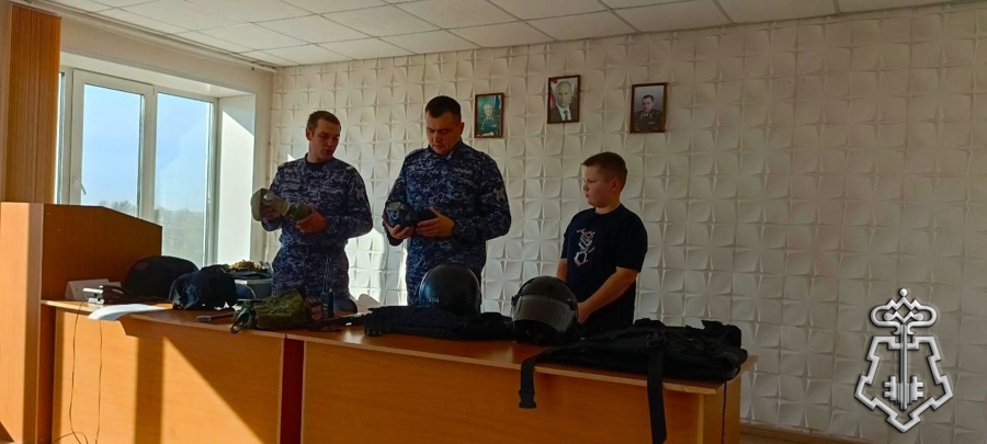 Росгвардейцы познакомили школьников с деятельностью вневедомственной охраны в Омской области