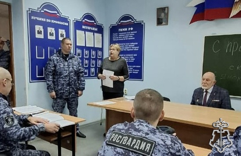 В Омске ветераны вневедомственной охраны встретились с действующими росгвардейцами