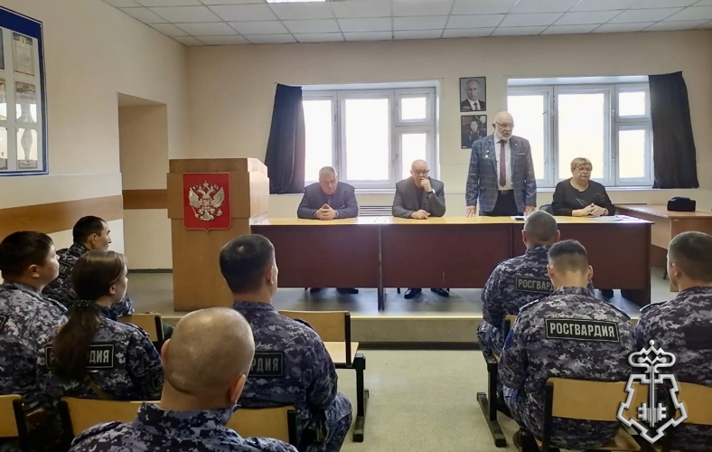 В Омске ветераны вневедомственной охраны встретились с действующими росгвардейцами