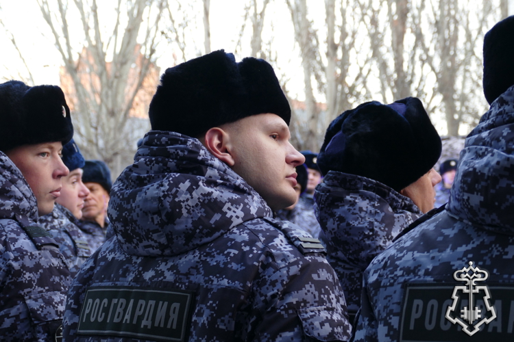 В ОМСКЕ ОТМЕТИЛИ 73-ЛЕТИЕ ВНЕВЕДОМСТВЕННОЙ ОХРАНЫ: НАГРАДЫ, ПРИСЯГА И ПАМЯТЬ О ГЕРОЕ