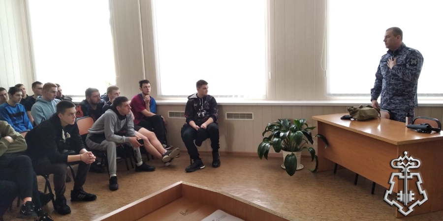 Росгвардейцы провели уроки мужества для школьников в Омской области 
