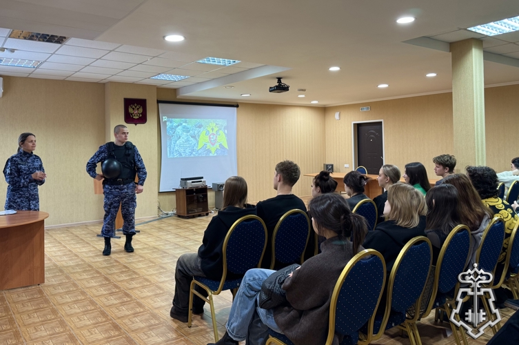 Росгвардейцы Омска провели профориентационные мероприятия для студентов