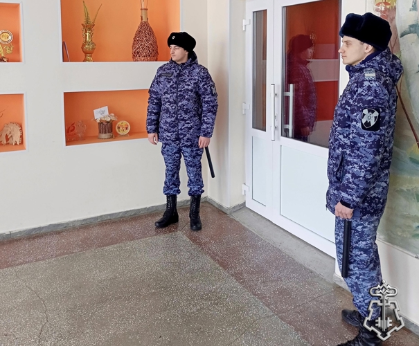 Росгвардейцы обеспечили правопорядок на праздничном концерте в Омской области