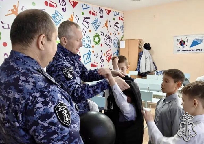 Военно-патриотические мероприятия с участием Росгвардейцев прошли в Омской области
