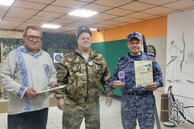 Сотрудники вневедомственной охраны Омской области заняли призовые места на соревнованиях по стрельбе из лука «Тарские стрелы»
