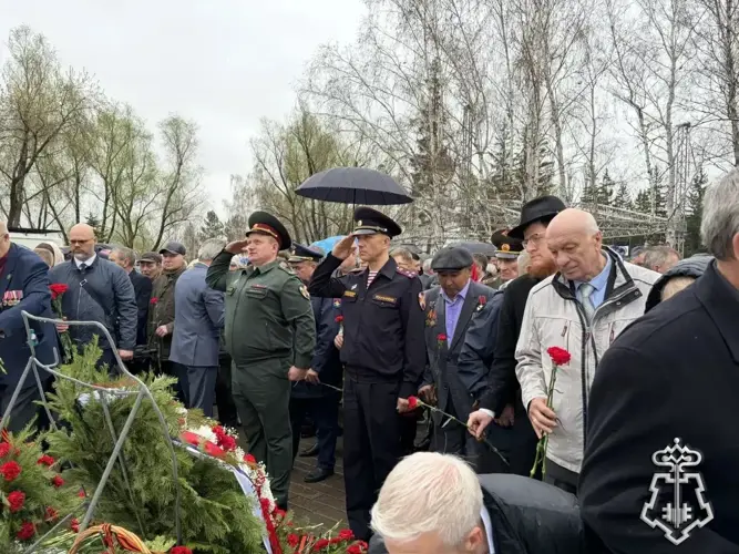 В Омске сотрудники и военнослужащие Росгвардии почтили память погибших участников ликвидации последствий радиационных аварий и катастроф
