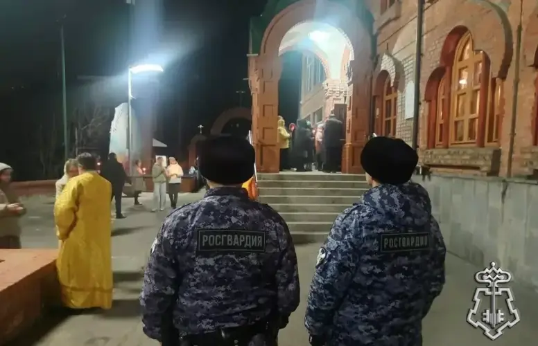 Сотрудники Росгвардии обеспечили безопасность во время проведения пасхальных служб в Омске и Омской области