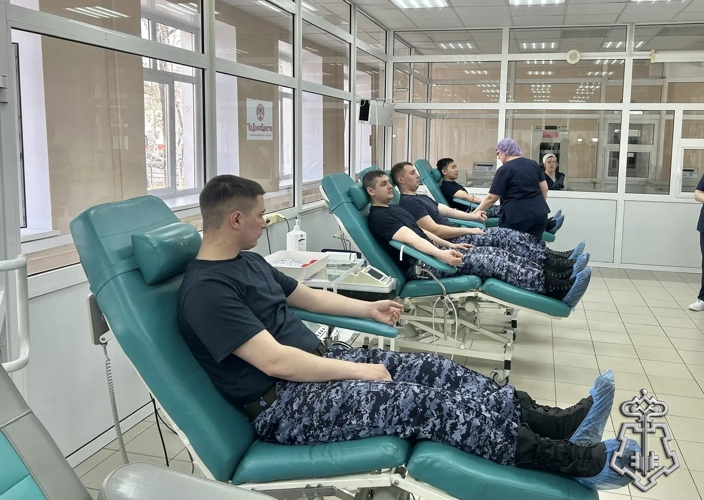 В Омске сотрудники вневедомственной охраны Росгвардии присоединились к благотворительной акции, посвященной Нацональному дню донора крови в России