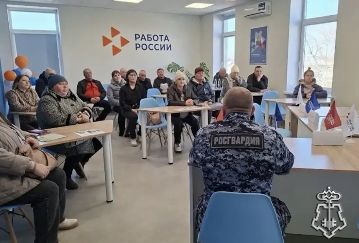 Росгвардия Омской области представила вакансии на ярмарке трудоустройства