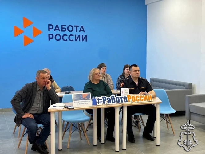 Росгвардия Омской области представила вакансии на ярмарке трудоустройства