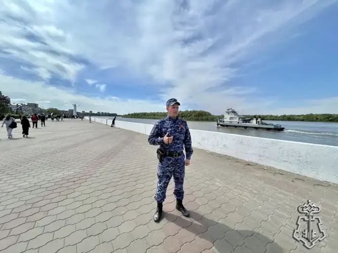 Росгвардейцы приняли участие в патриотической акции «Забег Победы» в Омске