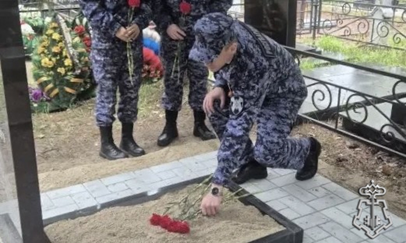 Росгвардейцы приняли участие в открытии памятника фронтовика Великой Отечественной войны Николая Самойлова