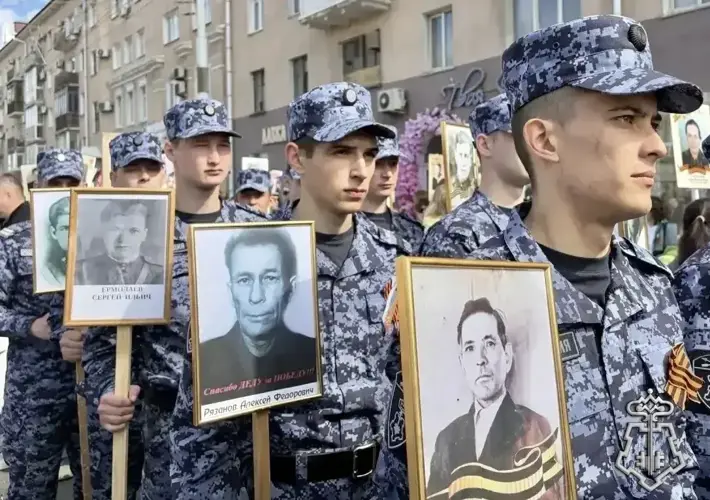 Сотрудники вневедомственной охраны Управления Росгвардии по Омской области приняли участие во всероссийской акции «Бессмертный полк»