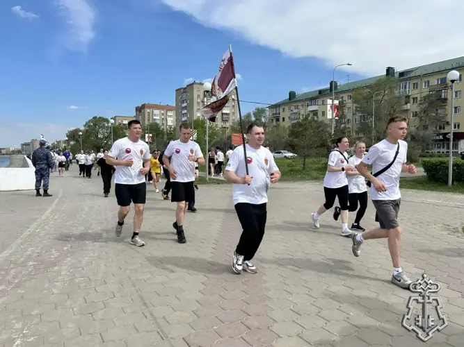 Росгвардейцы приняли участие в патриотической акции «Забег Победы» в Омске