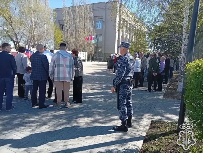 Росгвардейцы приняли участие в обеспечении безопасности граждан в праздничные выходные в Омске и Омской области