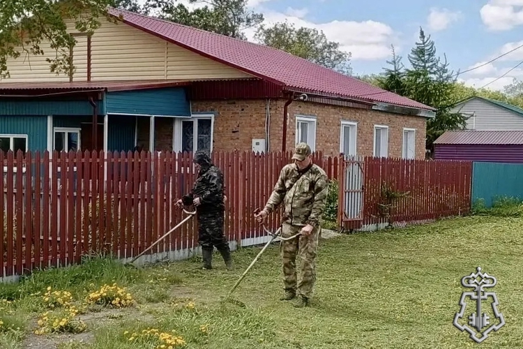 В Омской области сотрудники вневедомственной охраны Росгвардии оказали помощь семье погибшего военнослужащего