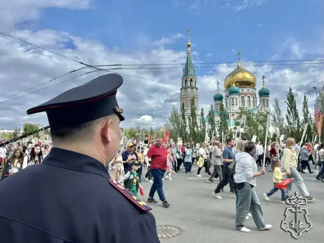 Сотрудники вневедомственной охраны Управления Росгвардии по Омской области приняли участие во всероссийской акции «Бессмертный полк»
