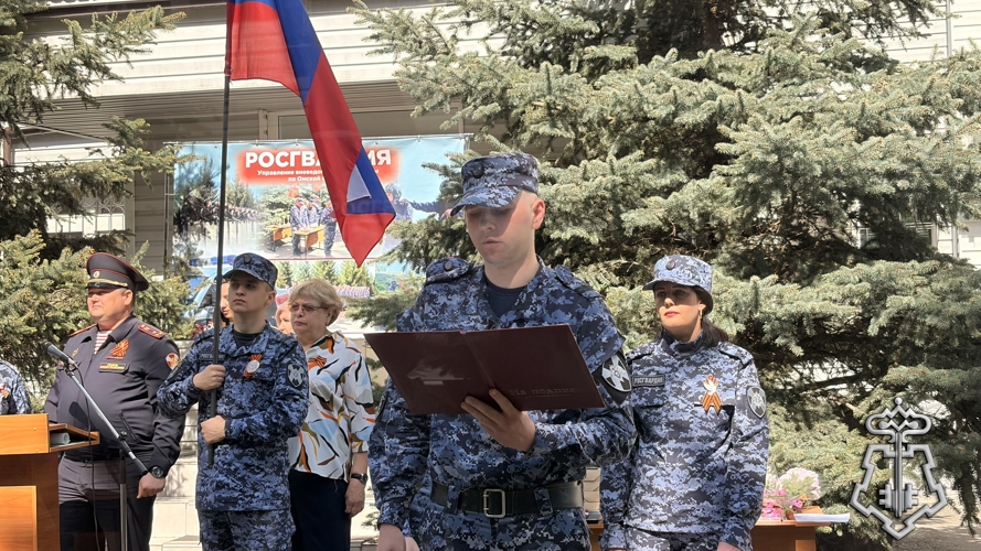 В предверии Дня Победы в омские росгвардейцы приняли присягу на верность Отечеству