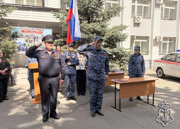 В предверии Дня Победы в омские росгвардейцы приняли присягу на верность Отечеству