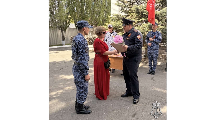 В предверии Дня Победы в омские росгвардейцы приняли присягу на верность Отечеству