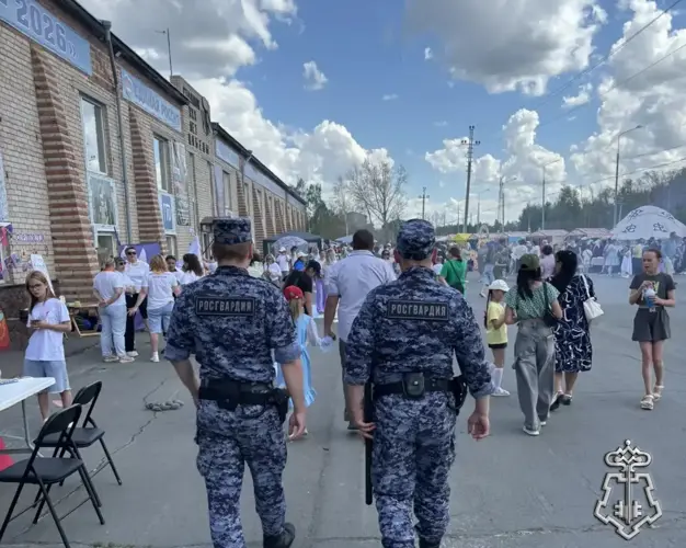 Правопорядок ко Дню России обеспечили сотрудники Росгвардии в Омске и Омской области