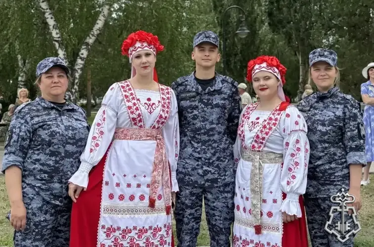 В День России росгвардейцы приняли участие в патриотическом празднике в Омске