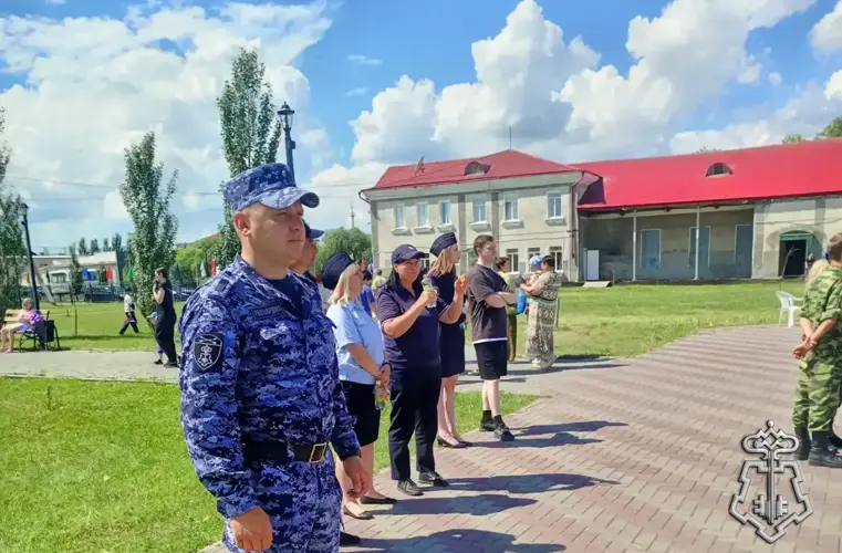 Правопорядок ко Дню России обеспечили сотрудники Росгвардии в Омске и Омской области