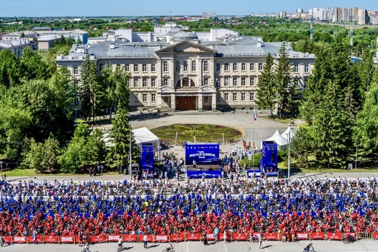 Росгвардейцы приняли участие в массовом заезде «ВелоОмск — 2026» и обеспечили общественный порядок во время его проведения