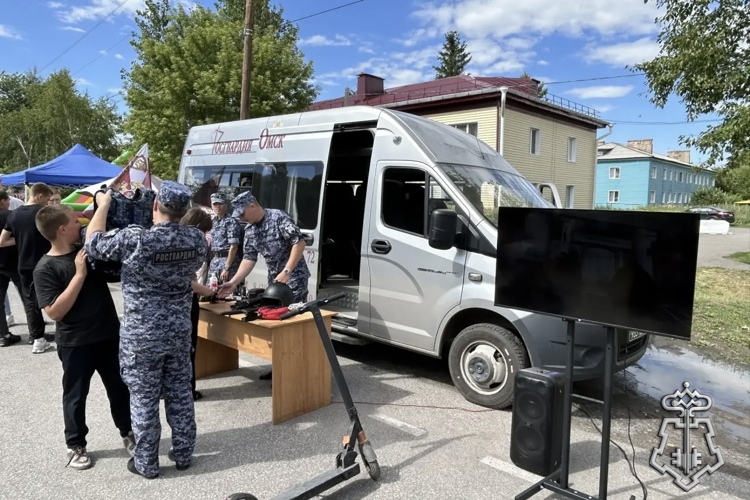 Росгвардейцы провели агитационные мероприятия по приему на службу в Омской области