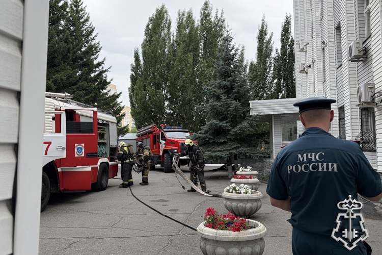 Управление региональной Росгвардии и МЧС России по Омской области отработали совместные действия при пожаре