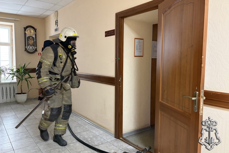 Управление региональной Росгвардии и МЧС России по Омской области отработали совместные действия при пожаре
