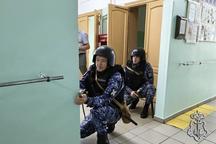 Росгвардейцы приняли участие во всероссийских учениях в образовательных учреждениях Омской области