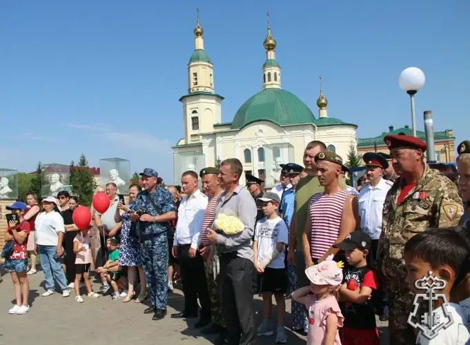 Росгвардейцы приняли участие в открытии памятника воинам внутренних войск в Омской области