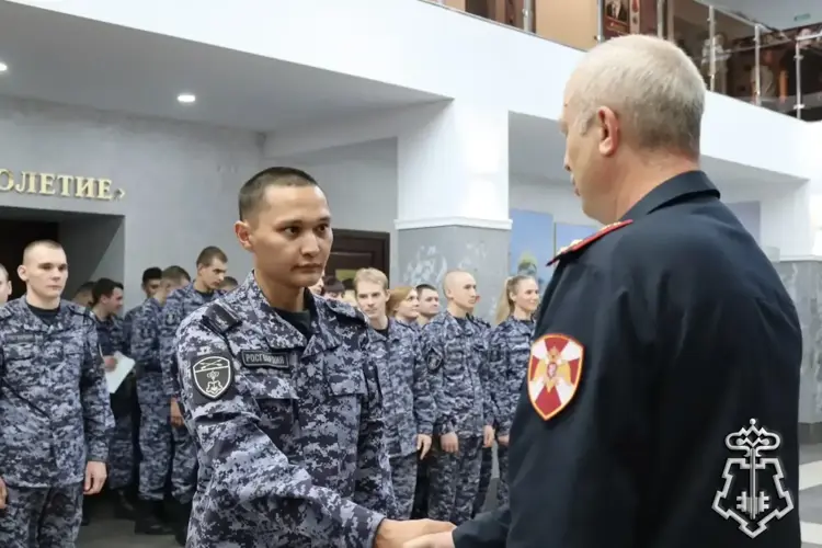 В Омске состоялся выпуск сотрудников Росгвардии, прошедших программу обучения профессиональной подготовки